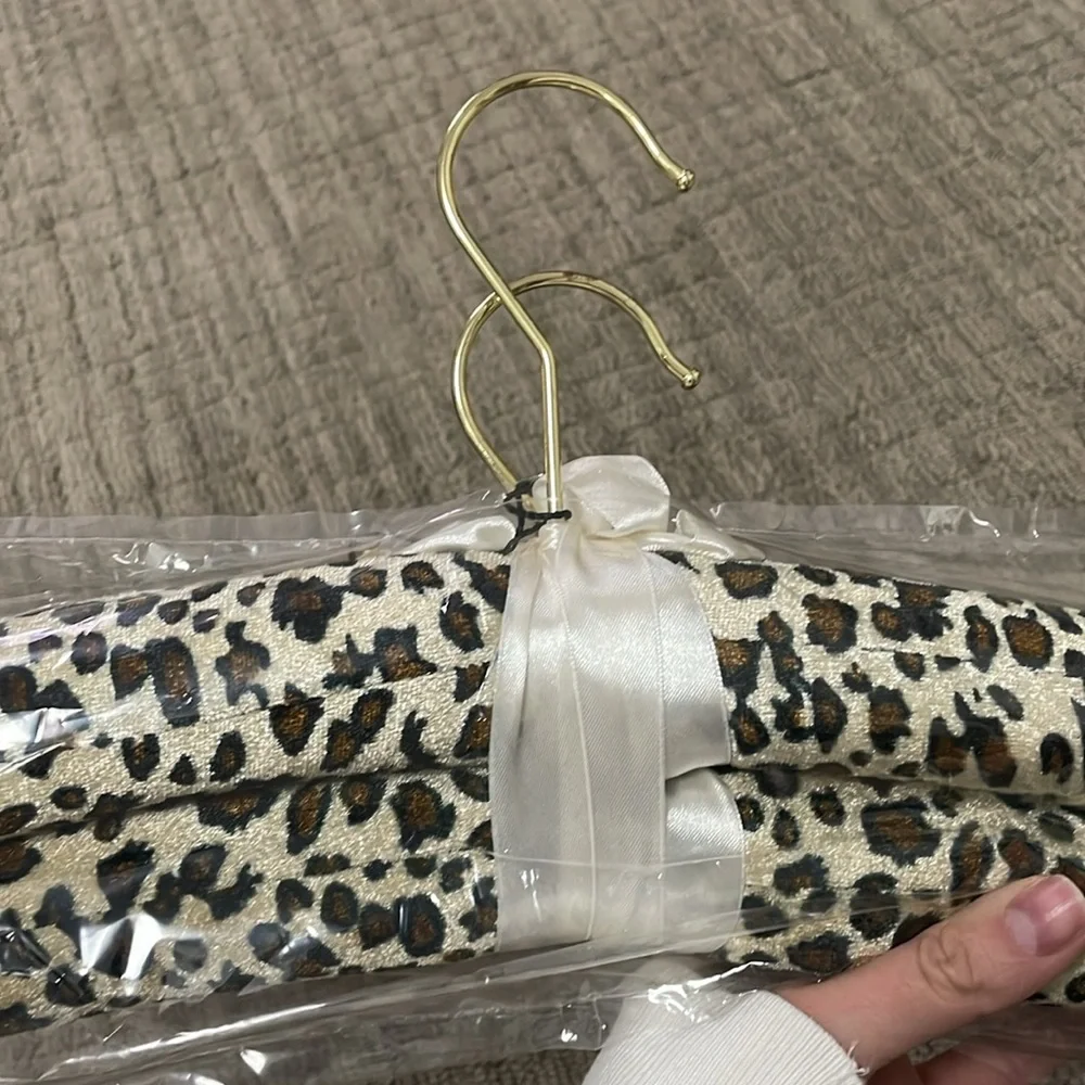 Chico’s leopards print soft hanger gift set of 2 NWT